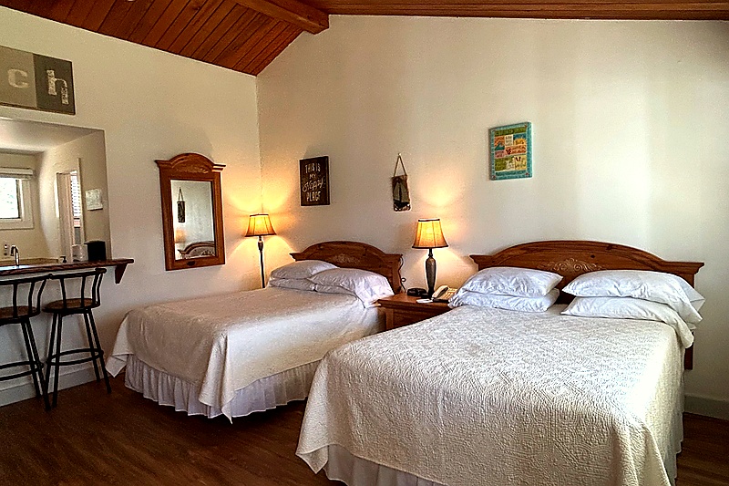 Studio Suite – Unit 25F at The Island Inn on Martha's Vineyard