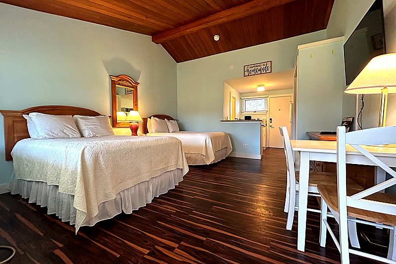Studio Suite – Unit 26F at The Island Inn on Martha's Vineyard