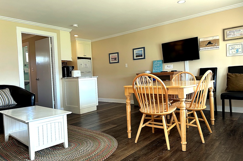 One Bedroom Suite – Unit 8C at The Island Inn on Martha's Vineyard